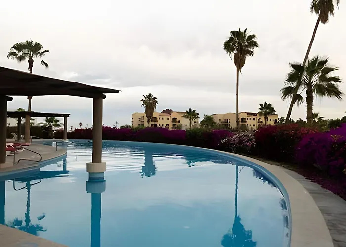 Peninsula Resort *